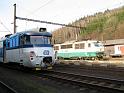 416003
